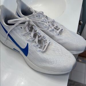 Nike White and Blue Sneakers